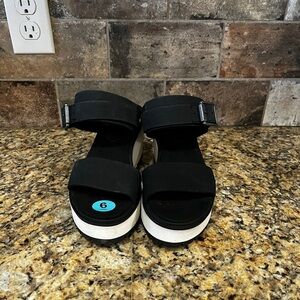 Timberland Koralyn 2 Band Women’s Black platform wedge sandals Size:6